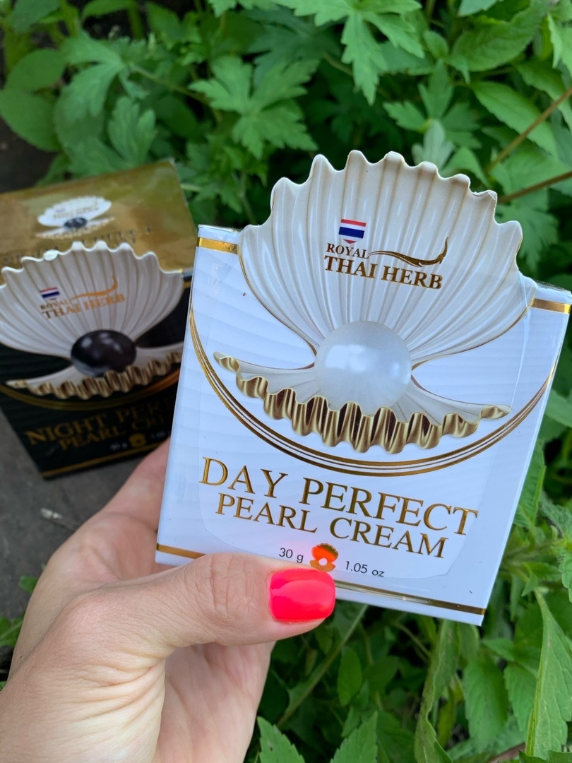 Натуральный дневной крем для лица из Тайланда с жемчужной пудрой Royal Thai Herb Day Perfect Pearl Cream купить в Москве и Московской области