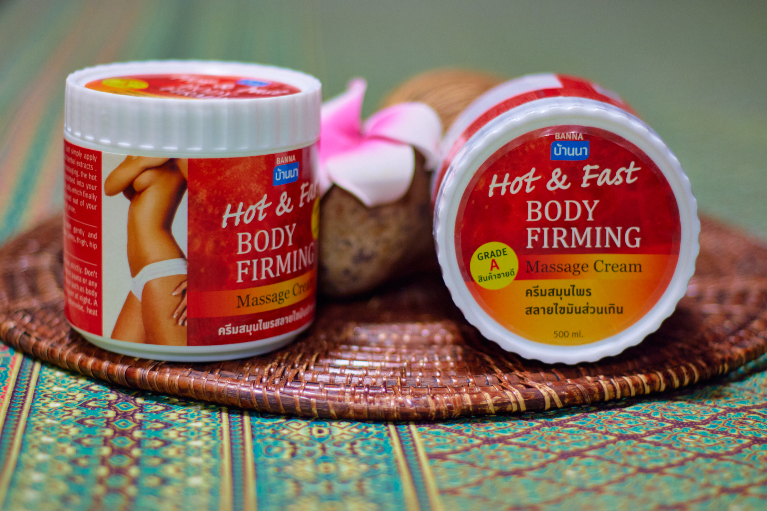 Моделирующий согревающий антицеллюлитный Тайский массажный крем Banna Hot & Fast Body Firming Massage Cream 500 мл. крем анитицеллюлитный из тайланда