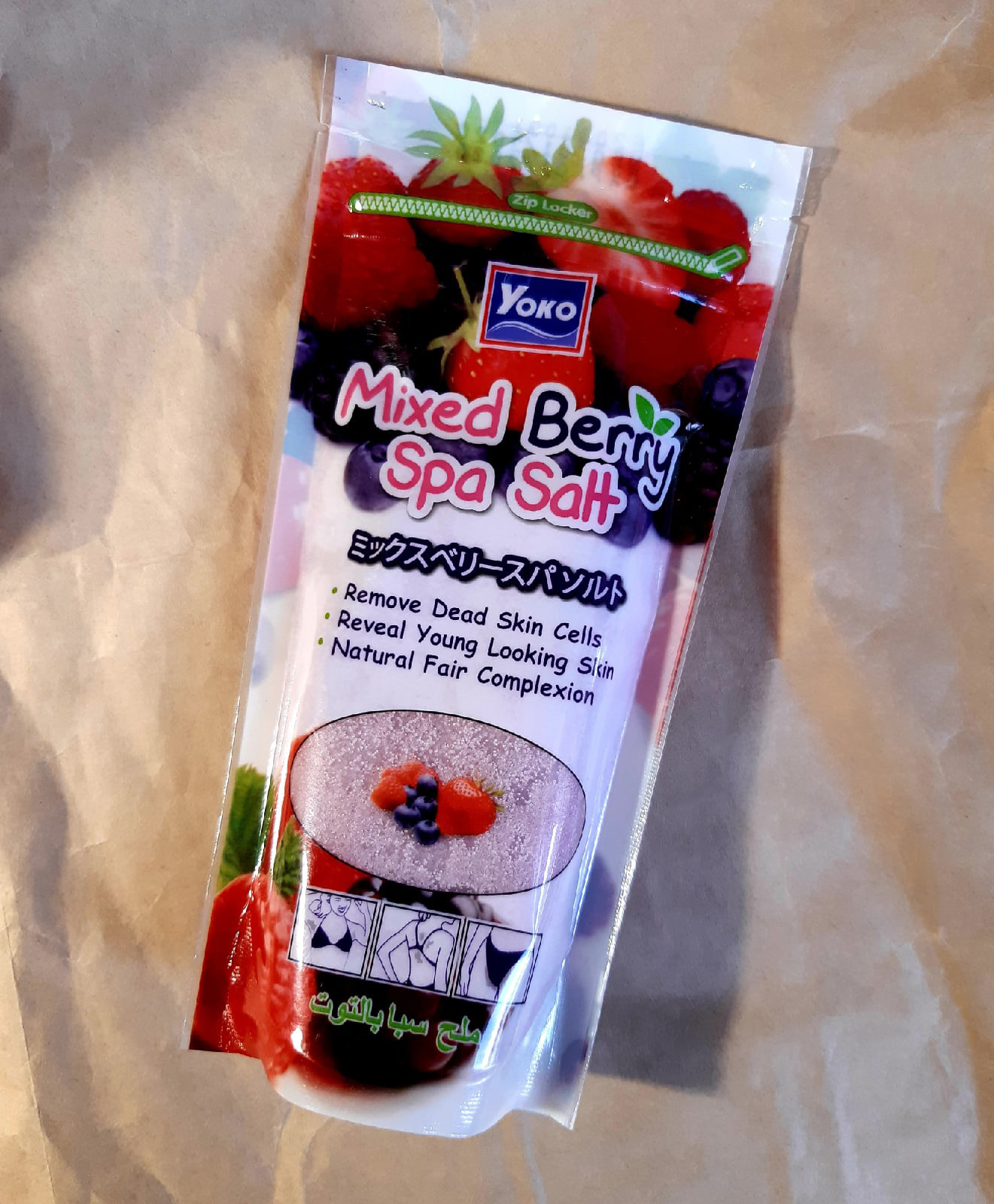 Натуральный Тайский солевой скраб для тела Ягодный микс YOKO Mixed berry Spa Salt купить в Москве и Московской области.