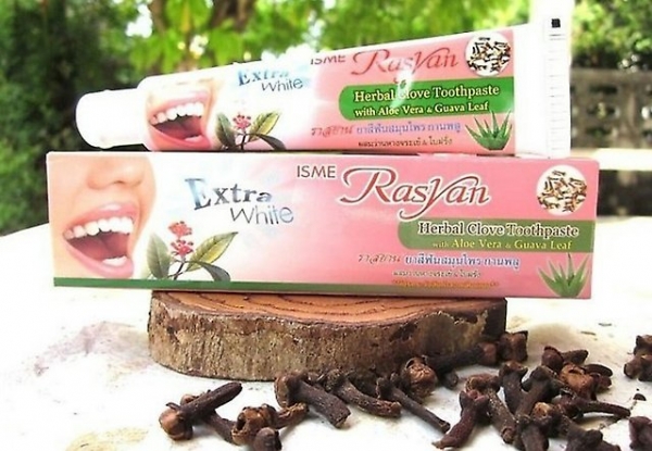 Тайская экстра отбеливающая зубная паста Гвоздика, Алоэ и Гуава Isme Rasyan Herbal Clove Toothpaste Extra White 30 гр. озбм