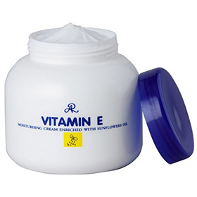 Тайский крем для тела AR с витамином Е увлажняющий AR Vitamin E cream with sunflowers oil 200 гр. Aron_Moisturising_Cream_Vitamin_E